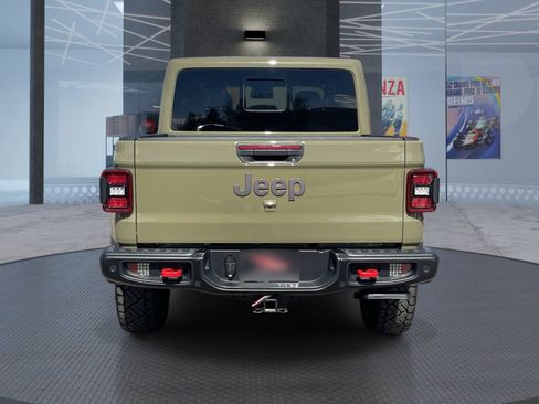 Used 2025 Jeep Gladiator Rubicon AWD/4WD image 5