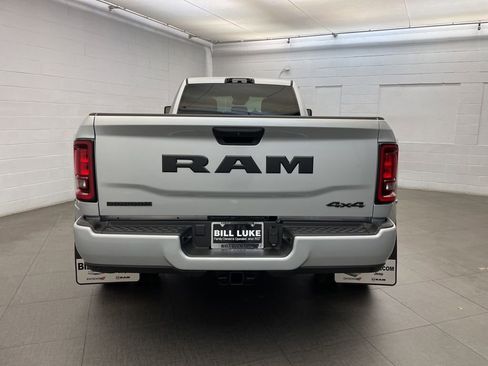 New 2026 RAM 3500 Big Horn AWD/4WD image 4