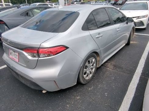 Used 2025 Toyota Corolla LE FWD image 3