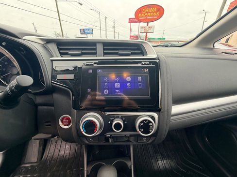 Used 2016 Honda Fit EX image 18