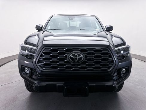 Used 2023 Toyota Tacoma TRD Off-Road w/ Advanced Technology Package AWD/4WD image 10