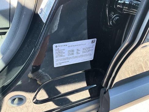 Used 2023 Rivian R1S Adventure AWD/4WD image 39