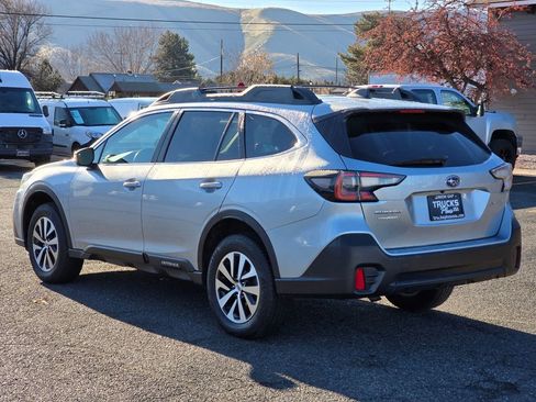 Used 2020 Subaru Outback Premium image 3