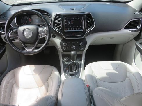 Used 2019 Jeep Cherokee Limited AWD/4WD image 12