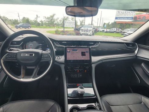Used 2022 Jeep Grand Cherokee L Limited RWD image 9