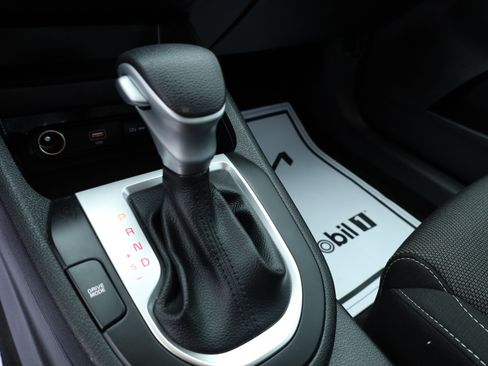 Used 2023 Kia Forte LXS w/ LXS Technology Package image 10