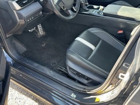 Used 2025 Toyota Camry SE image 6