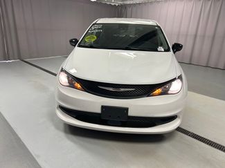 Used 2024 Chrysler Voyager LX video 2