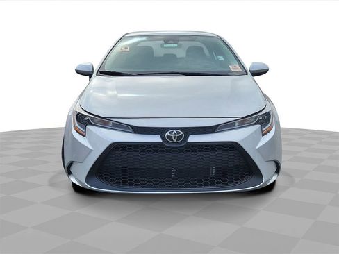 Used 2022 Toyota Corolla LE image 2