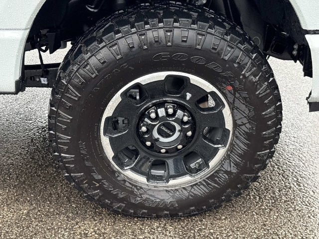 New 2026 Ford F350 Platinum w/ Tremor Off-Road Package AWD/4WD image 9