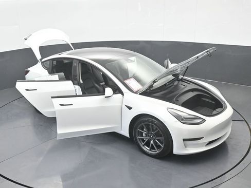 Used 2021 Tesla Model 3 Standard Range Plus image 69