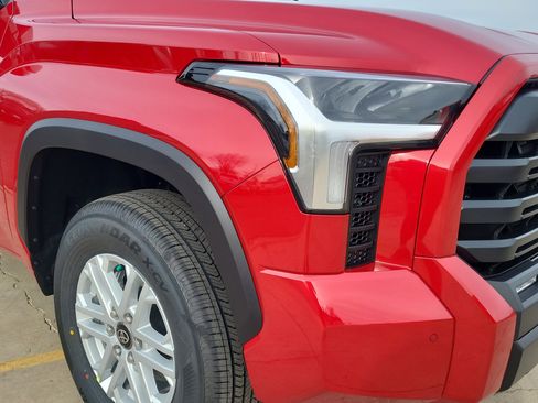 New 2026 Toyota Tundra SR5 w/ SR5 Convenience Package image 5