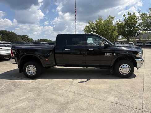 Used 2018 RAM 3500 Laramie w/ Convenience Group AWD/4WD image 8