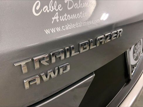 Used 2025 Chevrolet TrailBlazer LT AWD/4WD image 8