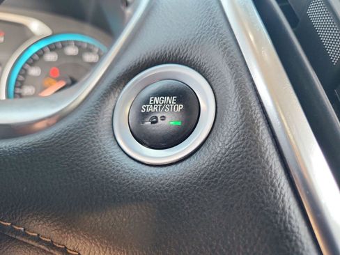 Used 2019 Chevrolet Traverse LT w/ LPO, 'HIT The Road' Package FWD image 17