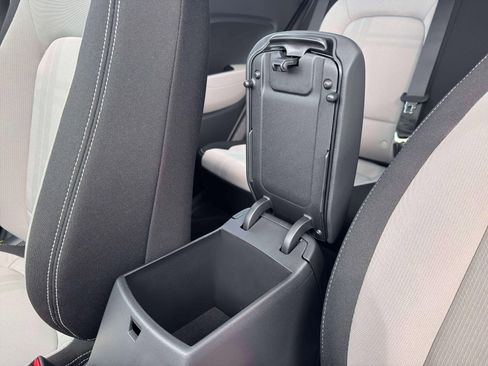 New 2026 Hyundai Venue SEL image 18