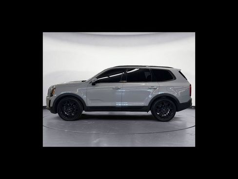 Used 2022 Kia Telluride SX w/ SX Prestige Package AWD/4WD image 3