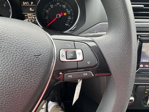 Used 2017 Volkswagen Jetta S image 11