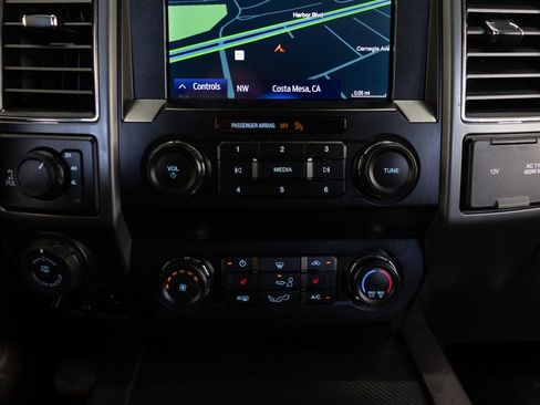 Used 2020 Ford F150 XLT w/ Equipment Group 302A Luxury AWD/4WD image 33