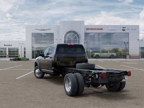 New 2026 RAM 4500 Tradesman w/ Chrome Appearance Group AWD/4WD image 3