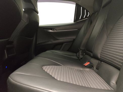 Used 2022 Toyota Camry SE FWD image 18