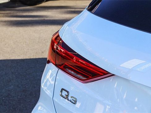 Used 2020 Audi Q3 2.0T Premium w/ Convenience Package image 8