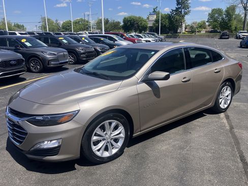 Used 2022 Chevrolet Malibu LT FWD image 3