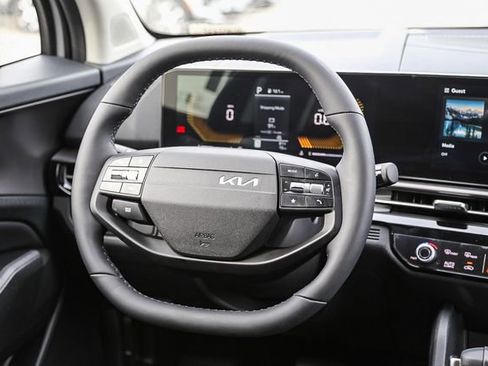 New 2026 Kia Sportage EX FWD image 17