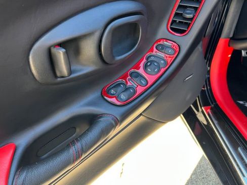 Used 2002 Chevrolet Corvette Convertible w/ Preferred Equipment Group2 image 12