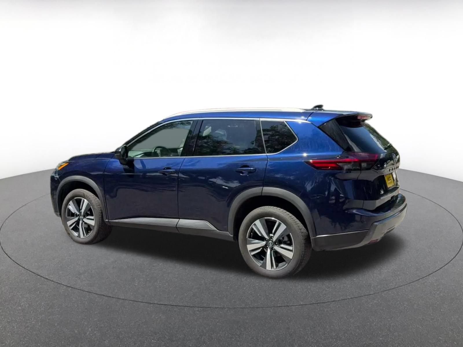 Used 2026 Nissan Rogue SL AWD/4WD image 10