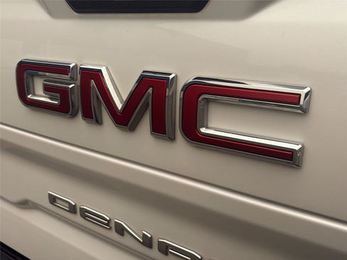 Used 2022 GMC Sierra 1500 Denali AWD/4WD image 63