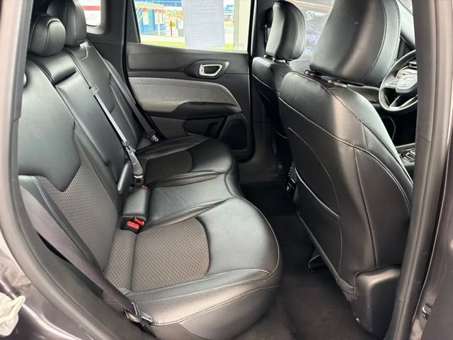 Used 2024 Jeep Compass Latitude AWD/4WD image 8