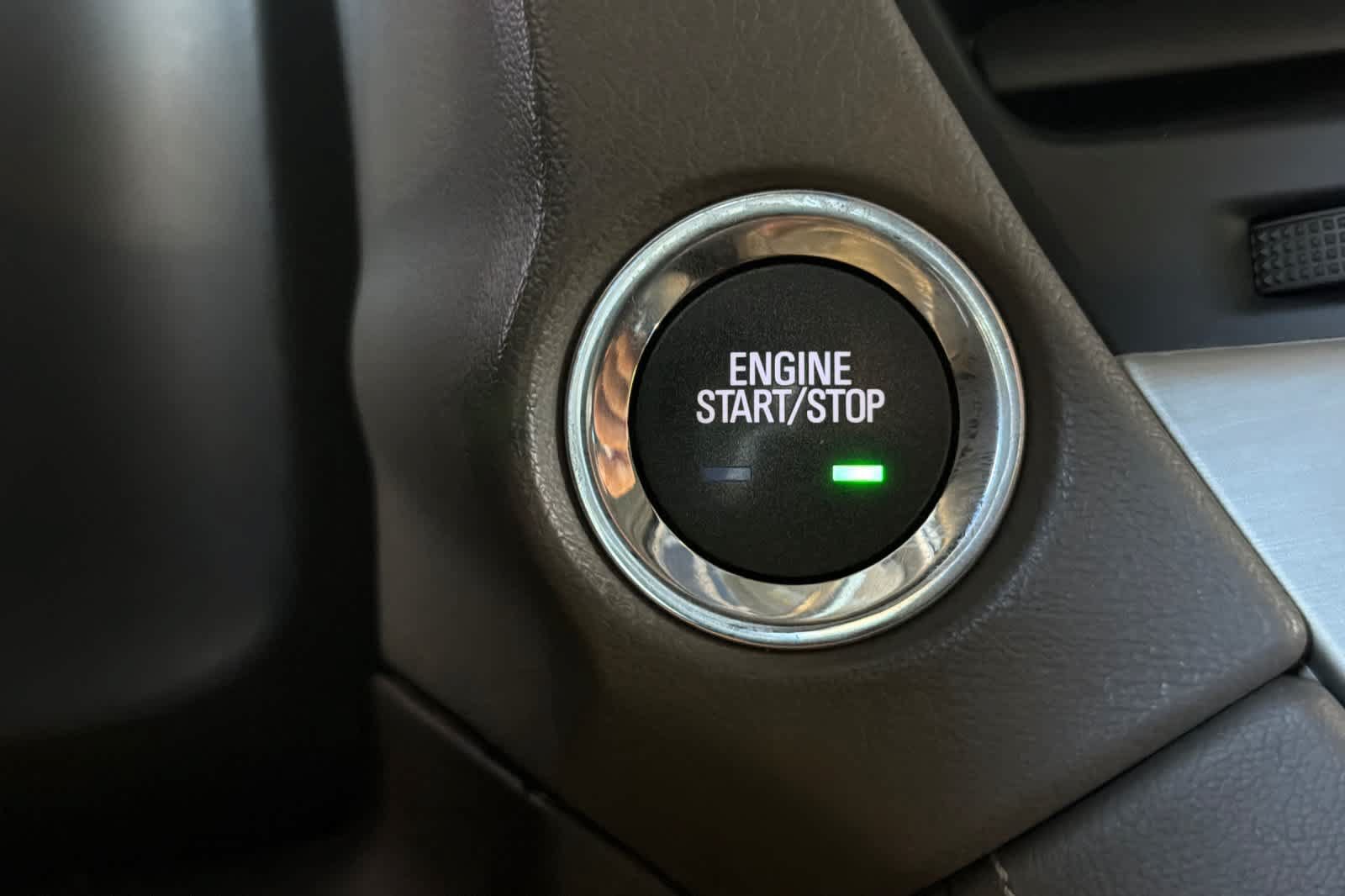 Used 2015 GMC Yukon Denali w/ Premium Package AWD/4WD image 26