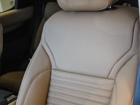 New 2026 Land Rover Discovery Limited Edition image 26