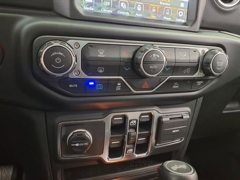 Used 2023 Jeep Wrangler Unlimited Sahara image 28