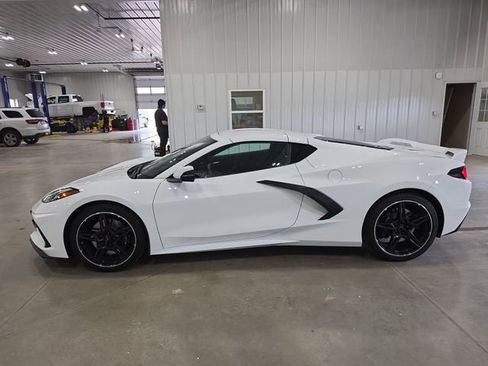Used 2023 Chevrolet Corvette Stingray Preferred Cpe w/ Z51 Performance Package RWD image 5