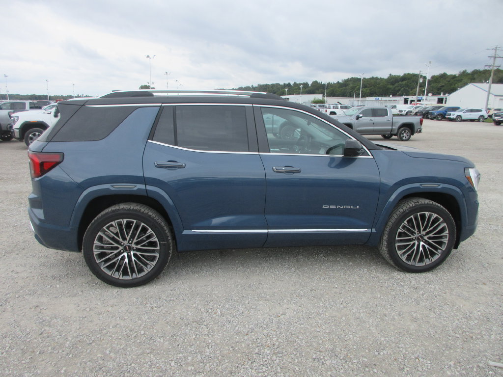 New 2027 GMC Terrain Denali w/ LPO, Black Badging Package AWD/4WD image 3