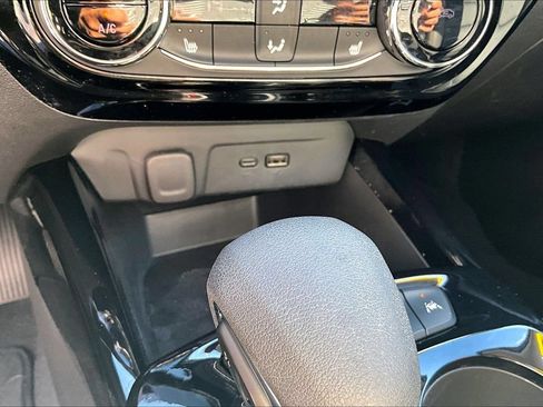Used 2024 Chevrolet Trax ACTIV w/ Driver Confidence Package FWD image 16