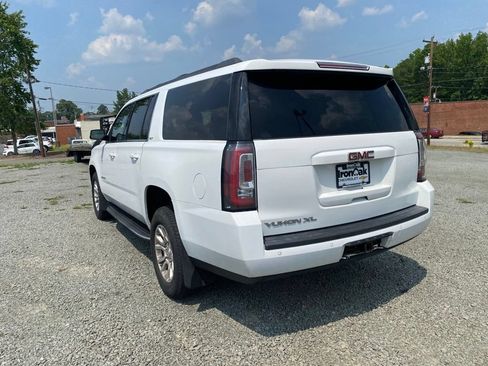 Used 2017 GMC Yukon XL SLT AWD/4WD image 5