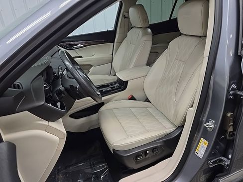 Used 2021 Buick Envision Avenir w/ Technology Package II image 31