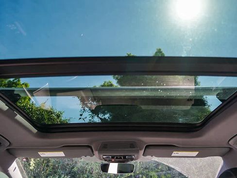 Used 2023 Audi Q4 e-tron Premium Plus w/ Premium Plus image 18