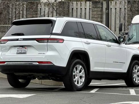 Used 2023 Jeep Grand Cherokee Limited image 4