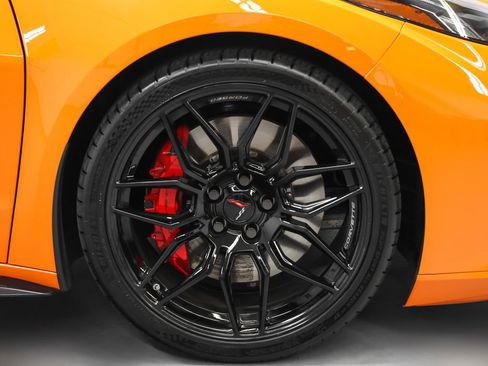 Used 2024 Chevrolet Corvette Z06 w/ Stealth Interior Trim Package RWD image 9
