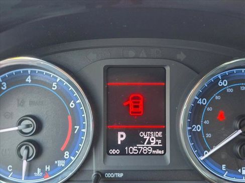 Used 2018 Toyota Corolla LE FWD image 17