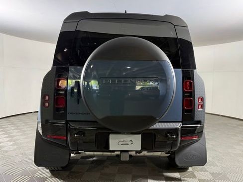 Used 2024 Land Rover Defender 110 X-Dynamic SE image 7