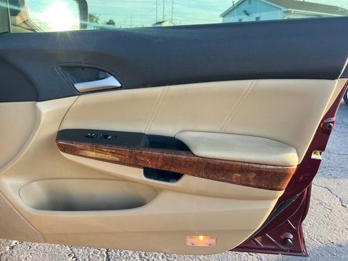 Used 2012 Honda Accord EX-L image 18
