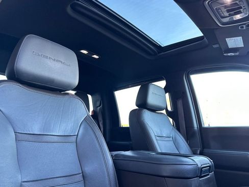 Used 2022 GMC Sierra 2500 Denali w/ Denali Ultimate Package AWD/4WD image 16