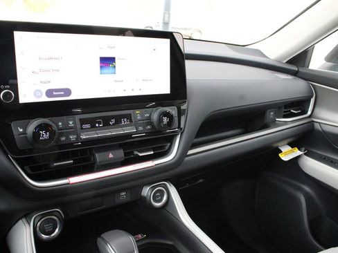 New 2026 Toyota Grand Highlander AWD image 24