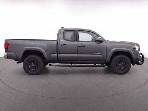 Used 2021 Toyota Tacoma SR5 RWD image 11