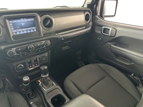 Used 2023 Jeep Wrangler Willys AWD/4WD image 21